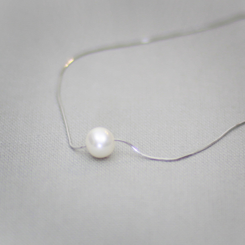 Single pearl pendant